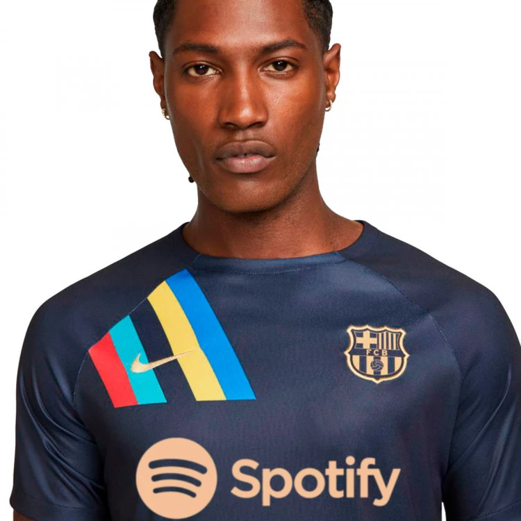 camiseta-nike-fc-barcelona-pre-match-2022-2023-obsidian-2