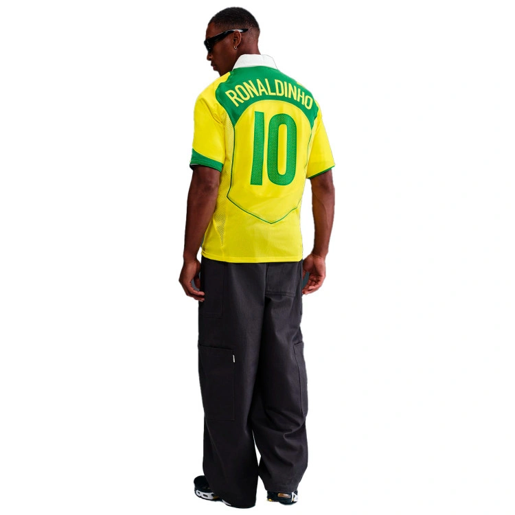 camiseta-nike-brasil-ronaldinho-edicion-especial-reissue-opti-yellow-apple-green-apple-green-7