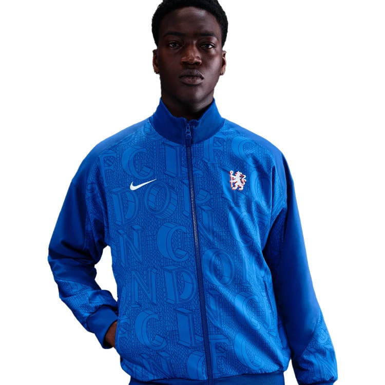 chaqueta-nike-chelsea-fc-pre-match-2025-2026-rush-blue-game-royal-white-no-sponsor-hm-3