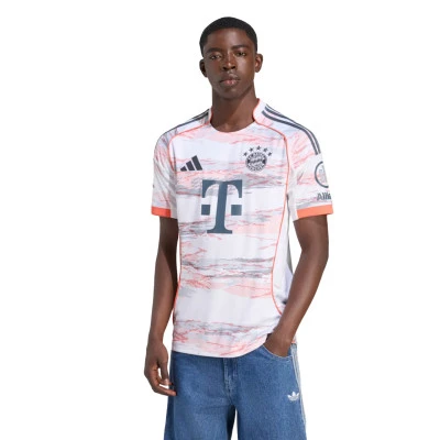 Dres FC Bayern 2025-2026 U gostima