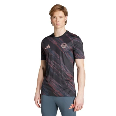 Dres FC Bayern 2025-2026 Prije utakmice