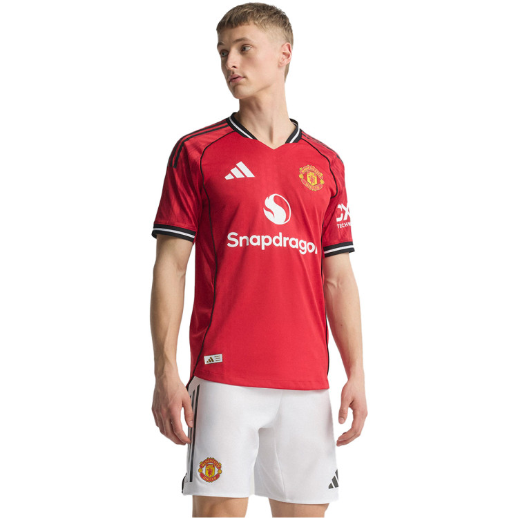 Manchester United autentična kuća 2025. – 2026