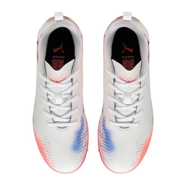 bota-puma-future-8-play-turf-nino-white-black-glowing-red-4