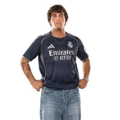 Dres Real Madrid 2025-2026 u gostima