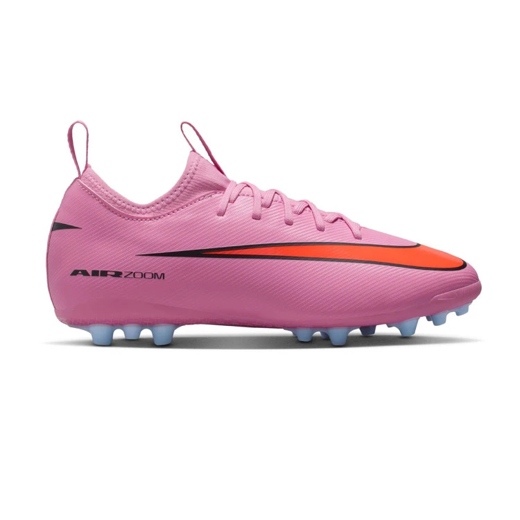 bota-nike-air-zoom-mercurial-vapor-16-academy-ag-nino-magic-flamingo-black-total-crimson-1