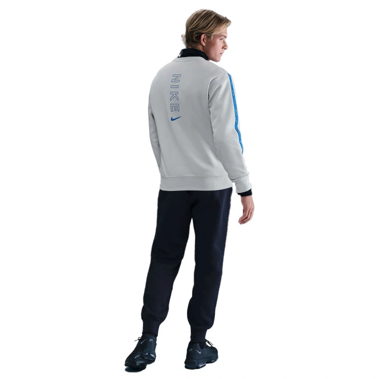 sudadera-nike-sportswear-crew-fleece-photon-dust-university-blue-13