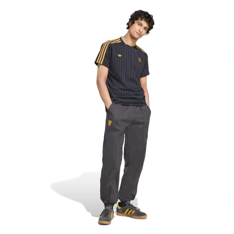 camiseta-adidas-manchester-united-icons-fanswear-2025-2026-black-6