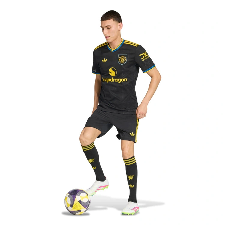 pantalon-corto-adidas-manchester-united-tercera-equipacion-2025-2026-black-2