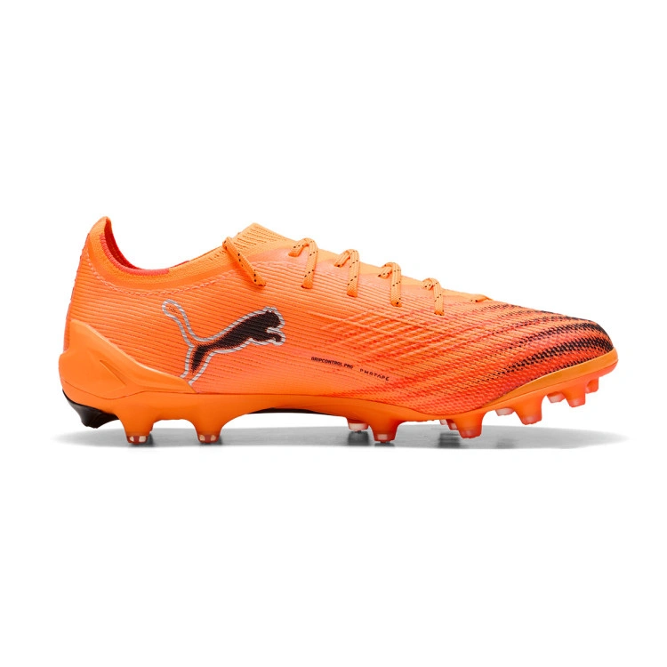 bota-puma-ultra-6-ultimate-ag-heat-fire-black-glowing-red-2
