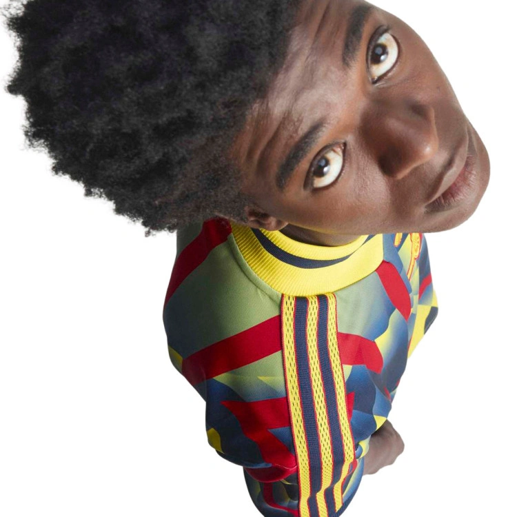 camiseta-adidas-arsenal-fc-lifestyler-fanswear-2025-2026-yellow-pure-ruby-night-indigo-2