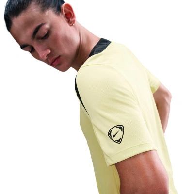 Majica Training Strike