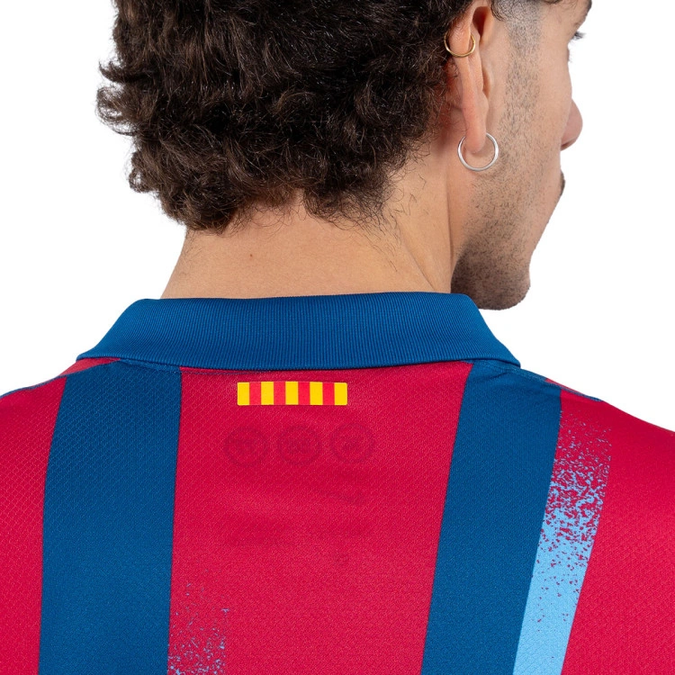 camiseta-nike-fc-barcelona-cuarta-equipacion-2025-2026-gym-blue-gym-blue-salsa-red-8