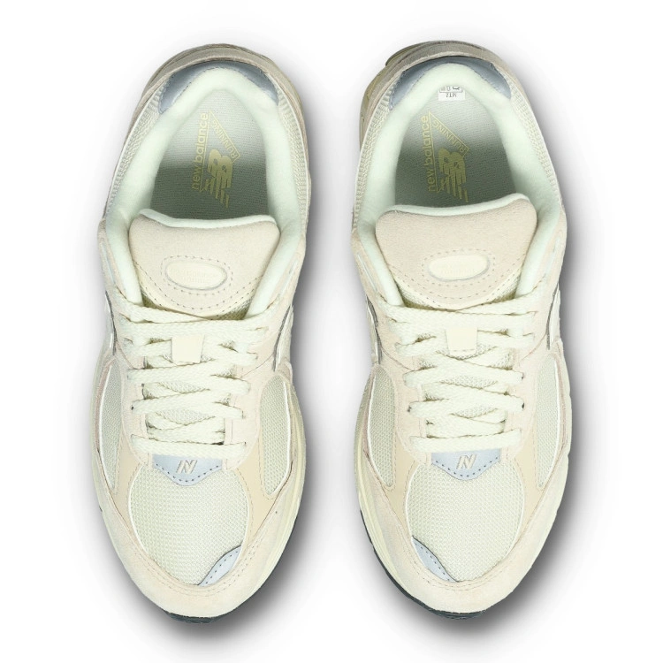 zapatilla-new-balance-2002r-beige-4