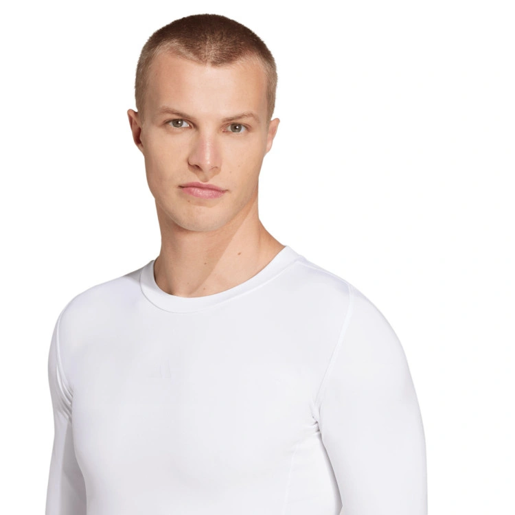 camiseta-adidas-techfit-white-2