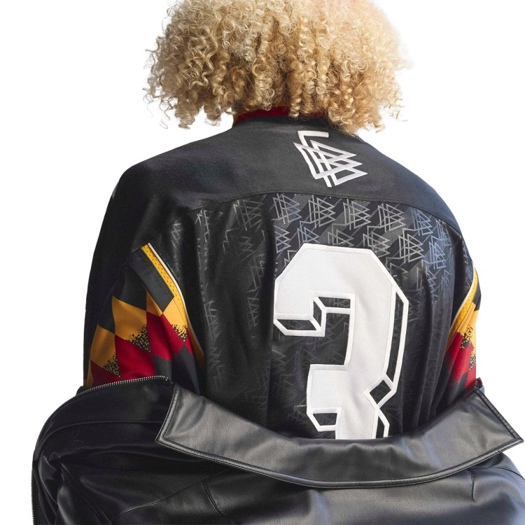 camiseta-adidas-bringback-remixed-alemania-black-4