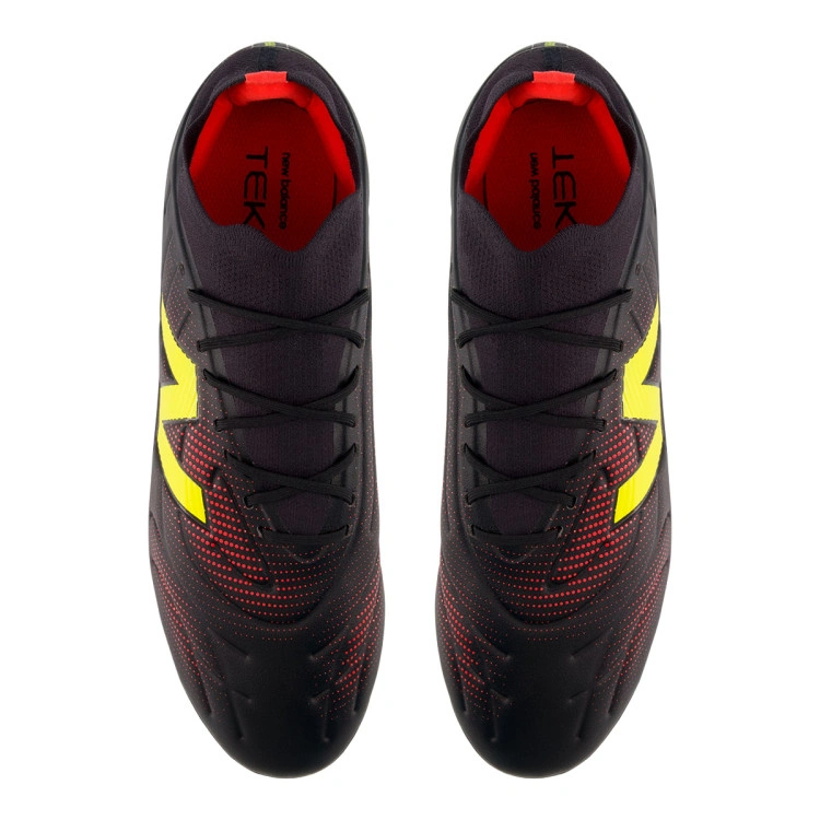 bota-new-balance-tekela-team-low-mg-black-4