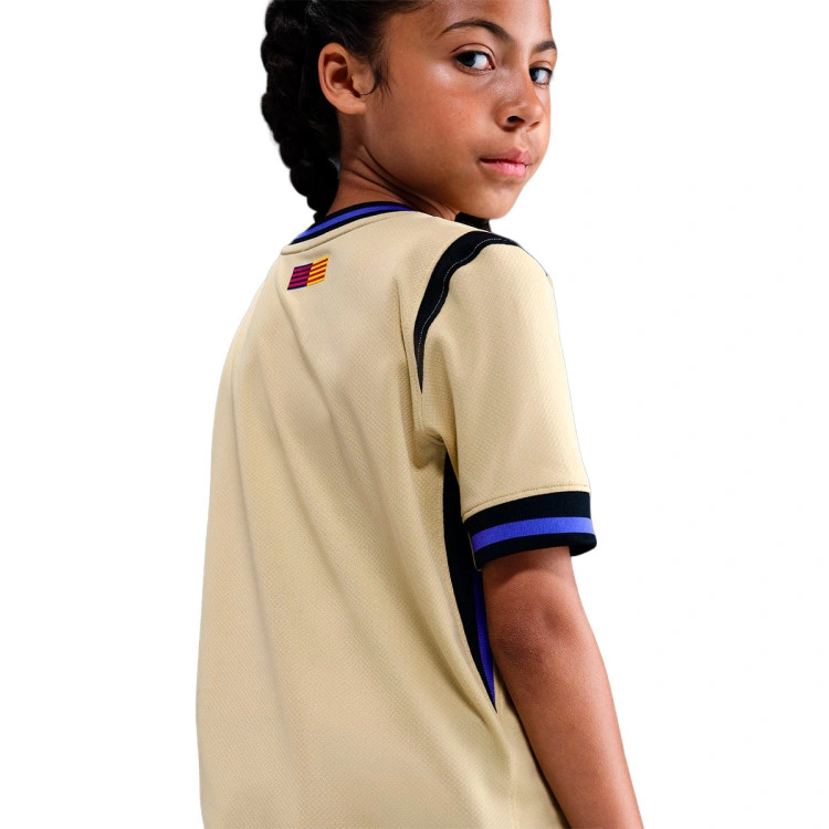 camiseta-nike-fc-barcelona-segunda-equipacion-2025-2026-nino-gold-5