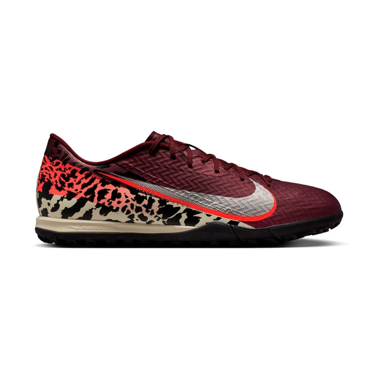 bota-nike-air-zoom-mercurial-vapor-16-academy-turf-burgundy-crush-mtlc-silver-univ-red-fossil-1