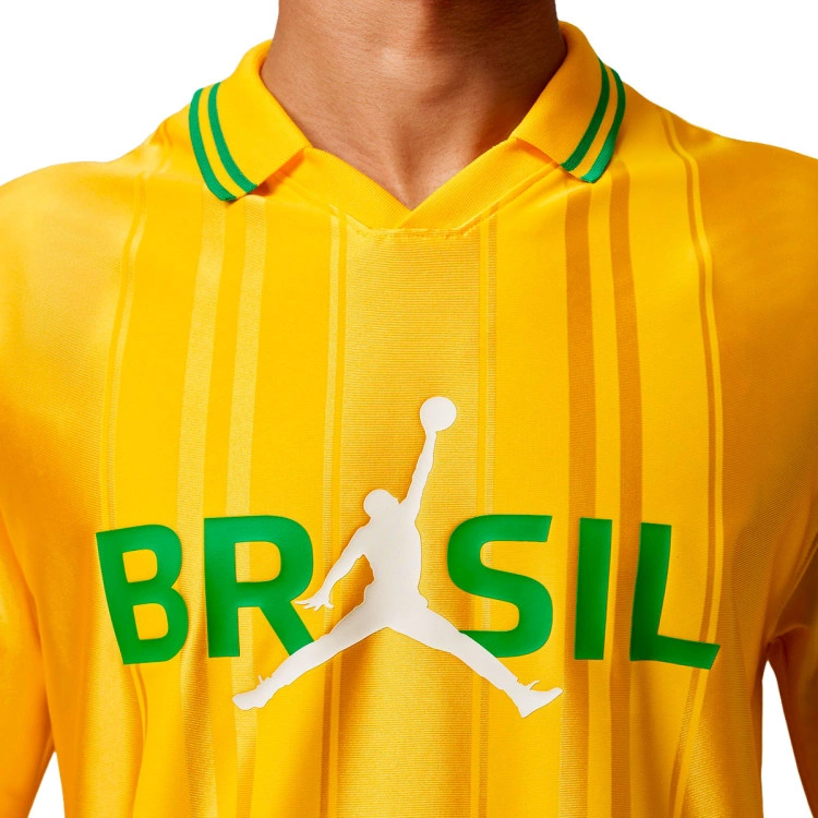 camiseta-nike-brasil-fanswear-mundial-2026-varsity-maize-2