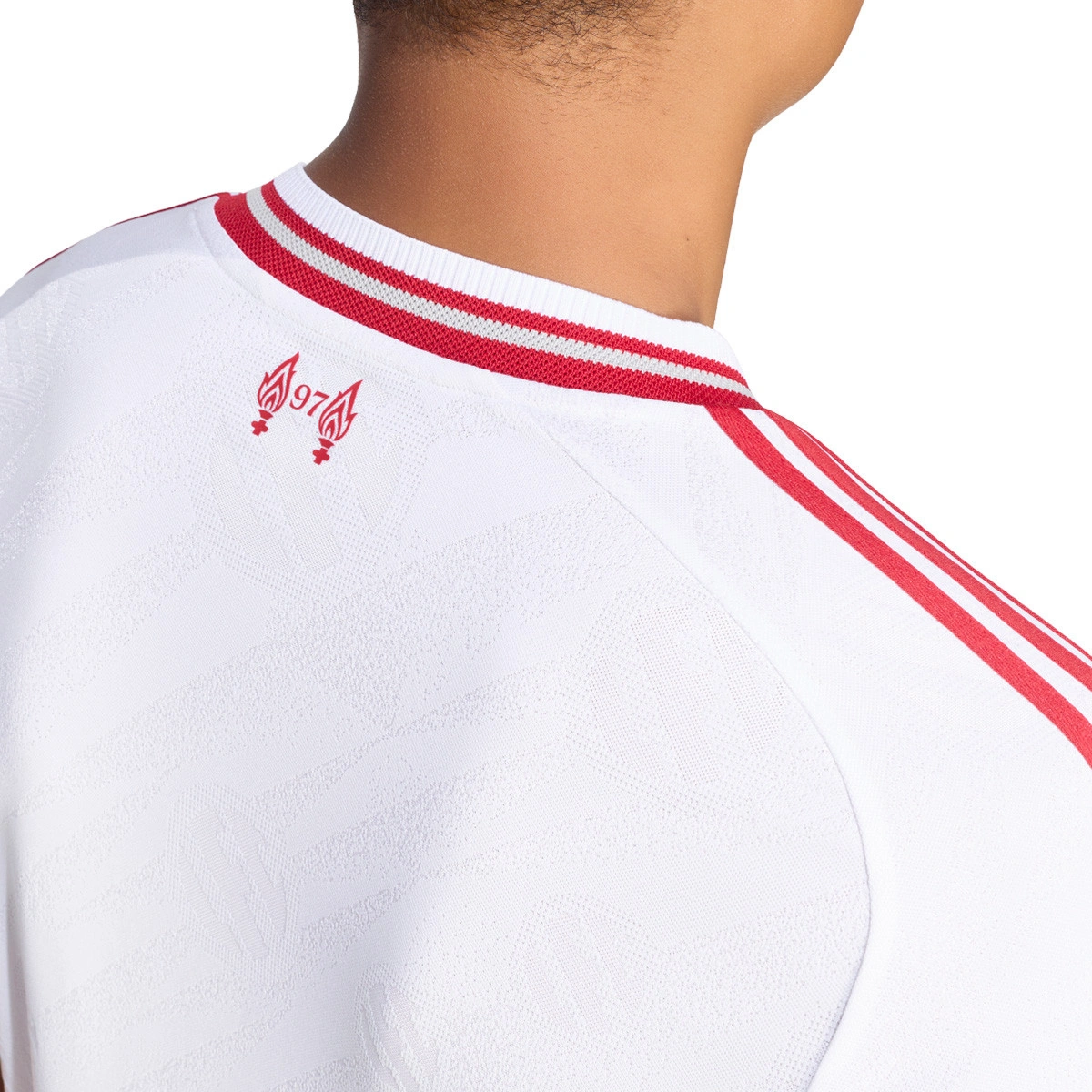 camiseta-adidas-liverpool-fc-segunda-equipacion-authentic-2026-2027-white-3