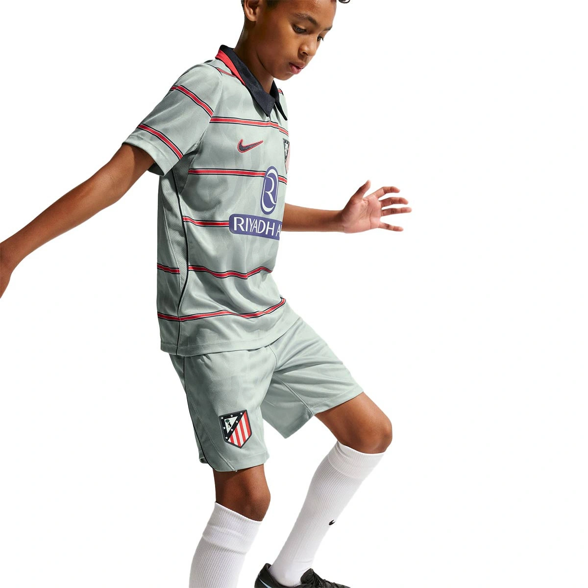pantalon-corto-nike-atletico-de-madrid-tercera-equipacion-2026-2027-nino-grey-3