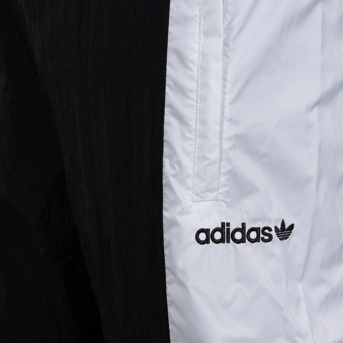 pantalon-largo-adidas-juventus-eqt-fanswear-2026-2027-negro-4