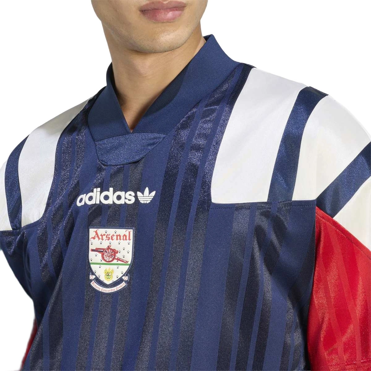 camiseta-adidas-arsenal-fc-fanswear-2026-2027-collegiate-navy-better-scarlet-2