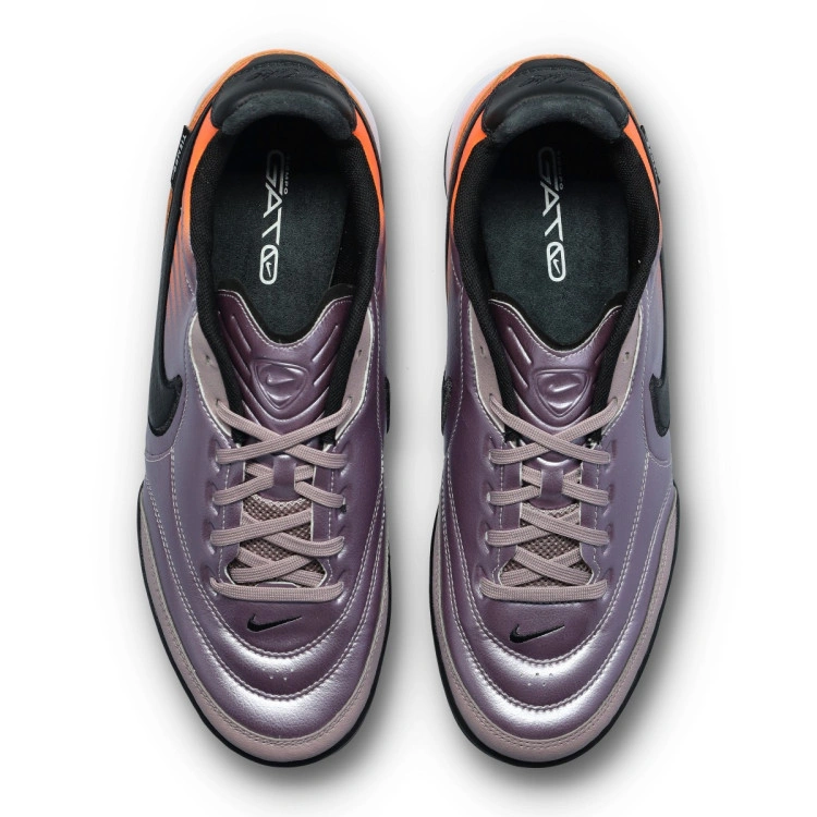 zapatilla-nike-tiempo-streetgato-bleaced-lilac-black-total-orange-5