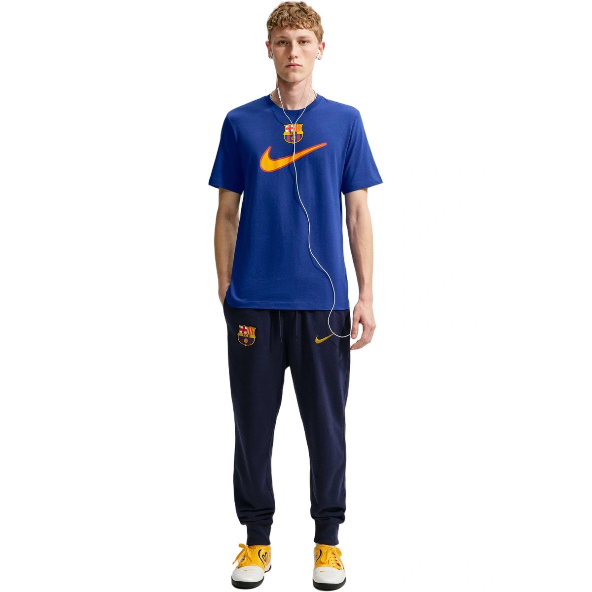 camiseta-nike-fc-barcelona-fanswear-2026-2027-blackened-blue-mineral-yellow-full-sponsor-3